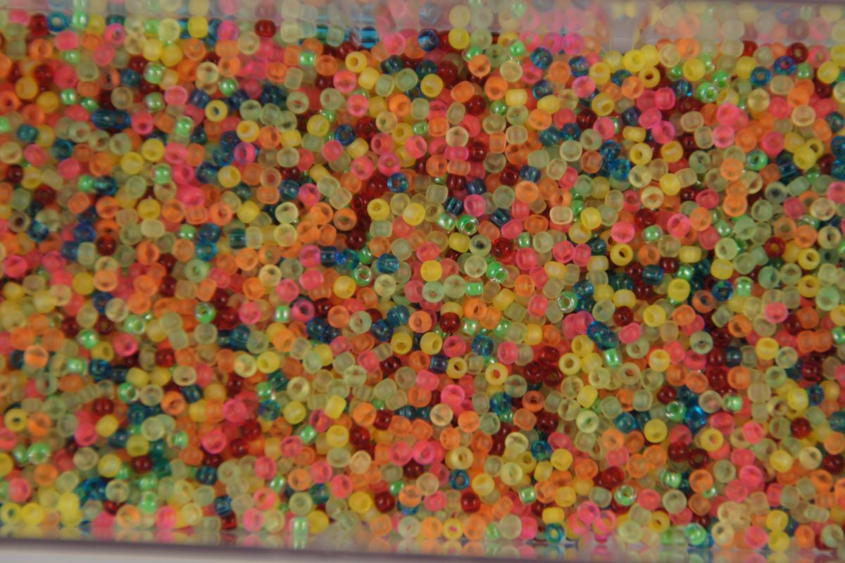 Korálek kulička díl třpytka nástraha transparentní mix barev